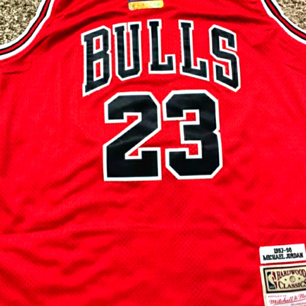 Mitchell & Ness 1997 / 98 Michael Jordan Home Jers